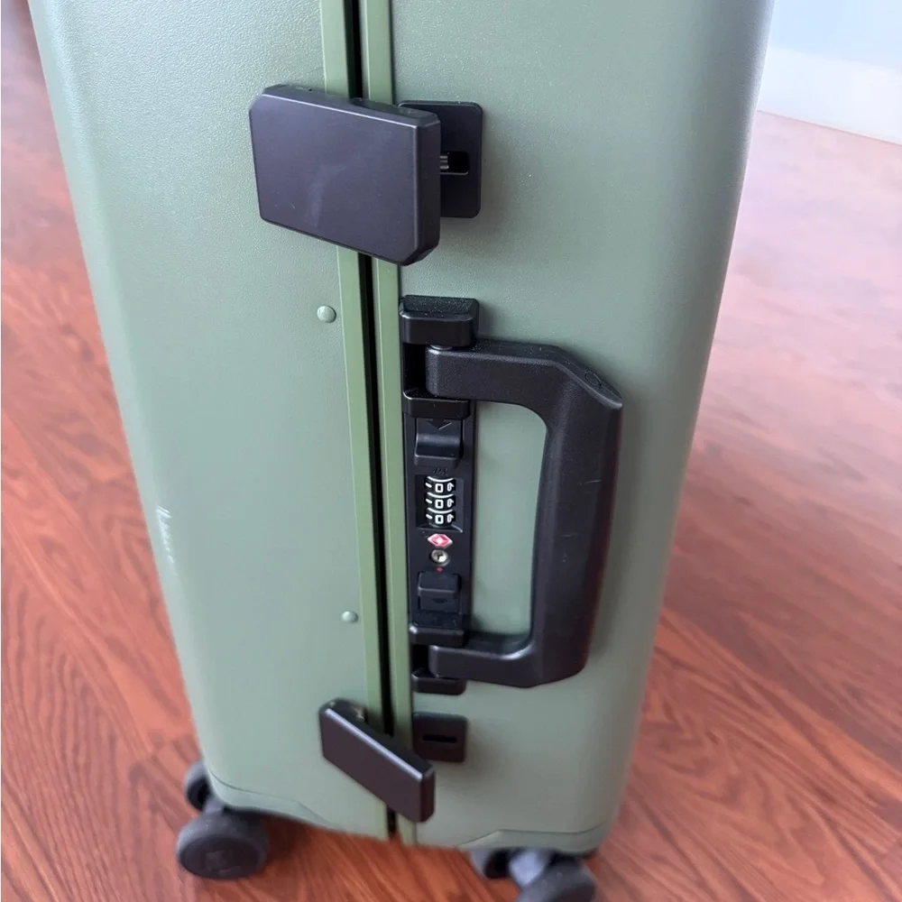 Samsonite Olive Hardshell Luggage Carry on - Picture 7 of 8